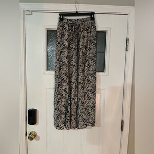 Peace of Patrons Floral Skirt W/ Slits